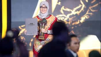 Fadhilah Mathar meraih Detikcom Awards 2025 sebagai Tokoh Pemerataan Akses Digital Nasiona. Foto: Tim detikFoto