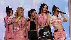 Potret Debut FIFTY FIFTY di Jakarta