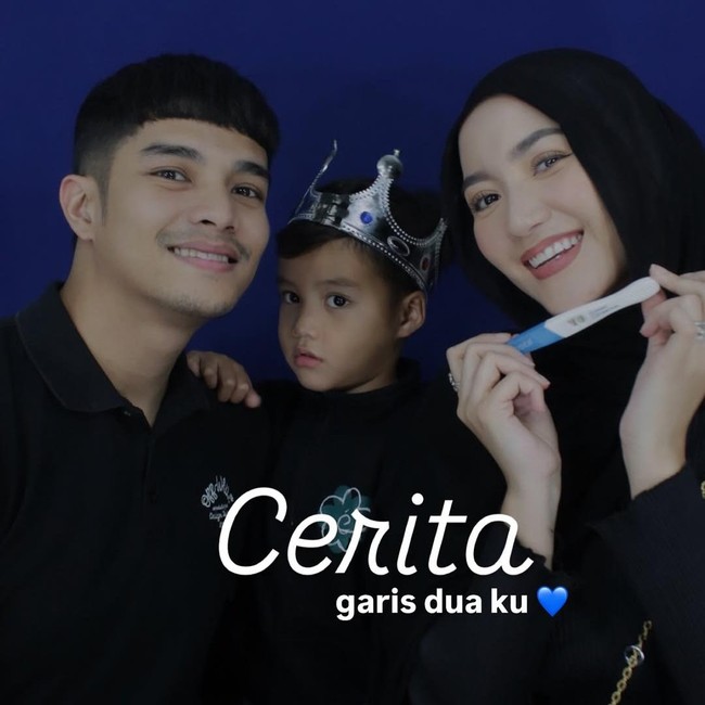 Gaya Artis Umumkan Kehamilan