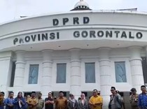 Video: Kades di Gorontalo Gelar Demo Protes Regulasi Dana Desa