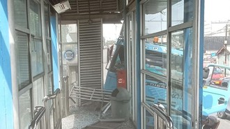 Halte TransJ di Tanjung Priok Ditabrak Truk, Koridor 10 dan 12 Dialihkan