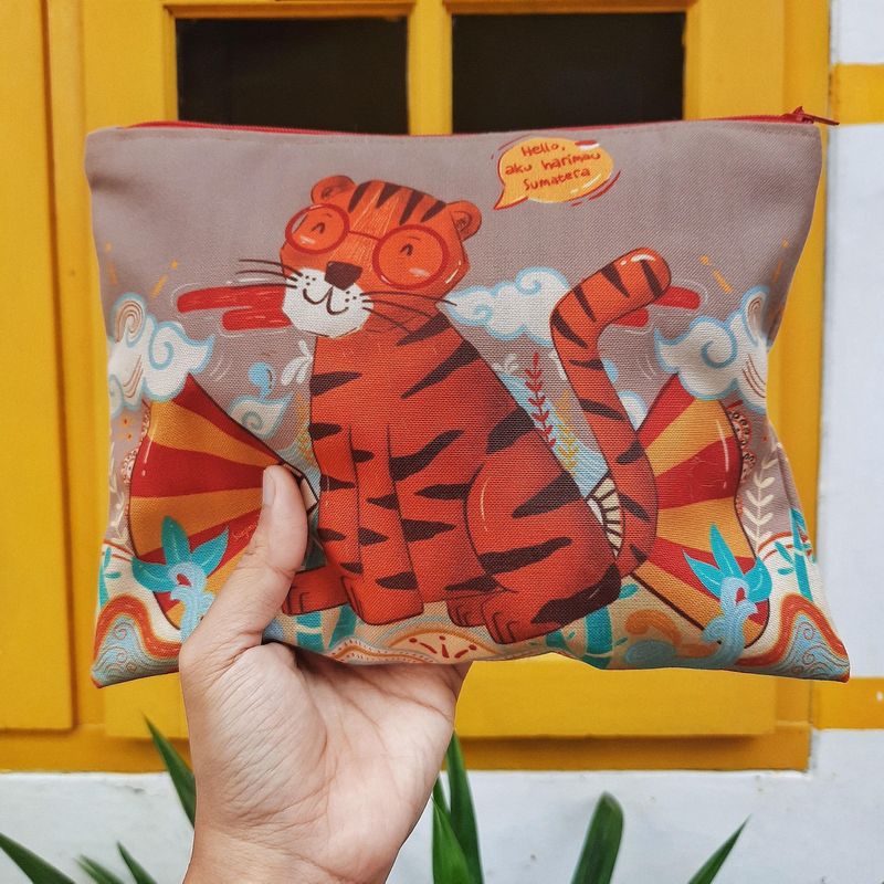 Hobi Jadi Cuan, Wanita Ini Kantongi Rp 50 Juta/Bulan dari Tas Lukis