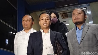 Tim Kuasa Hukum Inara Rusli Mengundurkan Diri