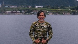 Jeremy Thomas Jogging di Danau Toba, Pemandangannya Juara!