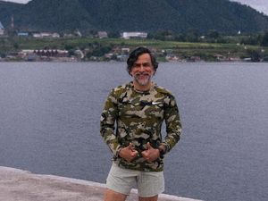 Jeremy Thomas Jogging di Danau Toba, Pemandangannya Juara!