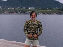 Jeremy Thomas Jogging di Danau Toba, Pemandangannya Juara!