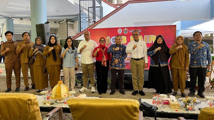 Job Fair di Unhas-Pemprov Sulsel berlangsung hingga 2 Desember 2025, diikuti 27 perusahaan. Acara ini mendukung lulusan dan penyandang disabilitas mencari kerja.