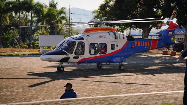 Kapolri Jenderal Listyo Sigit Prabowo melakukan patroli udara meninjau area yang terdampak banjir di Tapanuli Tengah, Sumatera Utara.