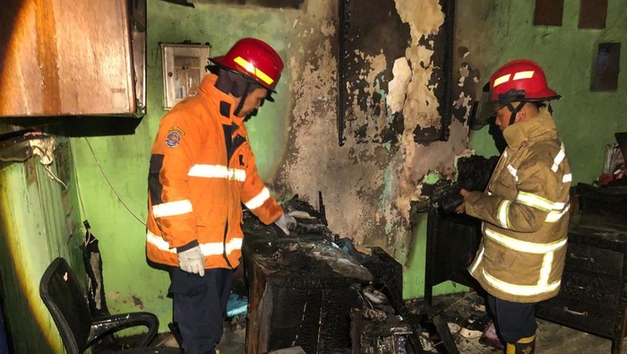 Ruang guru SD Negeri 1 Merjosari, Kecamatan Lowokwaru, Kota Malang terbakar