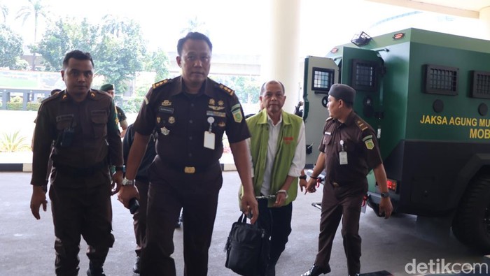 Kejagung limpahkan tersangka kasus satelit Kemhan tahun 2012-2021. (Rumondang/detikcom)