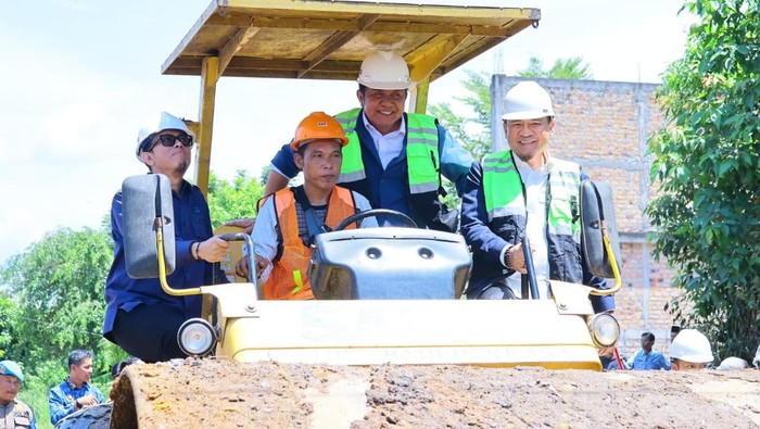 Groundbreaking pembangunan peningkatan jalan di wilayah OKU.