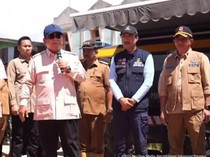 Di Aceh, Prabowo Janji Perbaiki Jembatan Rusak Akibat Bencana