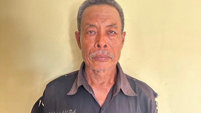 Pria lanjut usia (lansia) bernama Baharuddin (62) di Kabupaten Mamuju, Sulawesi Barat (Sulbar) membacok adik kandungnya, Kamaruddin (51) hingga tewas gegara persoalan tanah warisan.