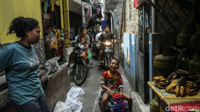 Mengintip Gang Venus Tambora yang Tak Lagi Gelap