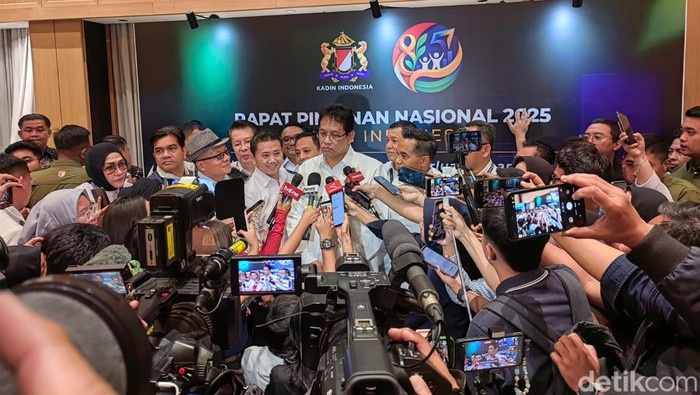 Menteri Keuangan Purbaya Yudhi Sadewa menyampaikan paparan saat konferensi pers APBN KiTa di Jakarta, Senin (22/9/2025). Menteri Keuangan melaporkan Anggaran Pendapatan dan Belanja Negara (APBN) mengalami defisit sebesar Rp321,6 triliun atau 1,35 persen terhadap Produk Domestik Bruto (PDB) pada Agustus 2025.