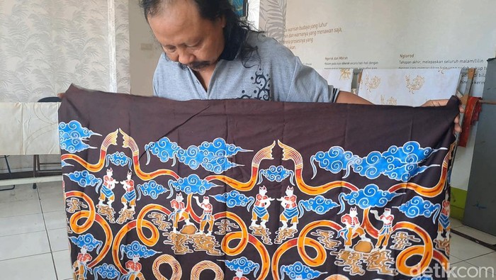 Mulyadi Gunawan alias Pengky seniman batik Dolly