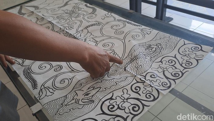 Mulyadi Gunawan alias Pengky seniman batik Dolly