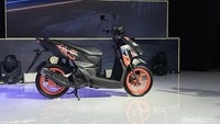 Menariknya, Honda juga membawa Vario 125 varian street. Stang telanjang ala BeAT Street. Foto: Ridwan Arifin