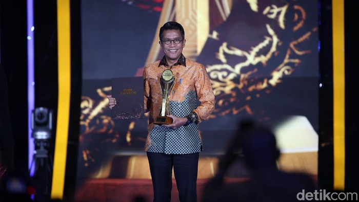 Mukhamad Misbakhun dianugerahi sebagai Tokoh Integrator Kebijakan Ekonomi dalam detikcom Awards 2025. Perannya dinilai penting sebagai jembatan antara kebijakan fiskal dan moneter Indonesia.