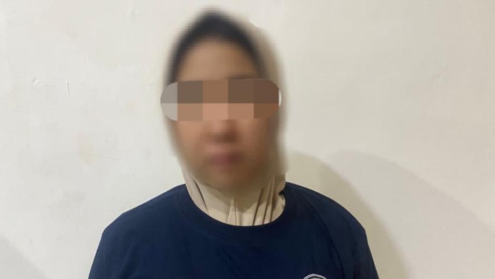 Perempuan Muda di Pasuruan Nekat Jadi Pengedar Sabu Saat Suami di Penjara