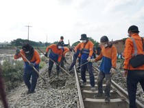 KA Rute Medan-Binjai Belum Bisa Beroperasi Pasca Banjir, Tiga Jalur Rel Longsor