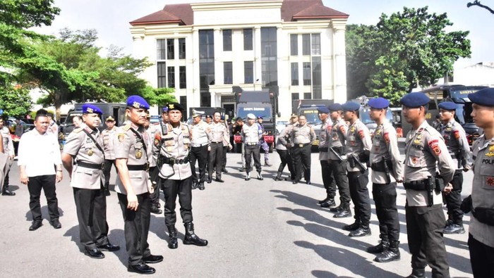 Polda Jambi mengirim 40 personel untuk membantu penanganan banjir di Sumbar