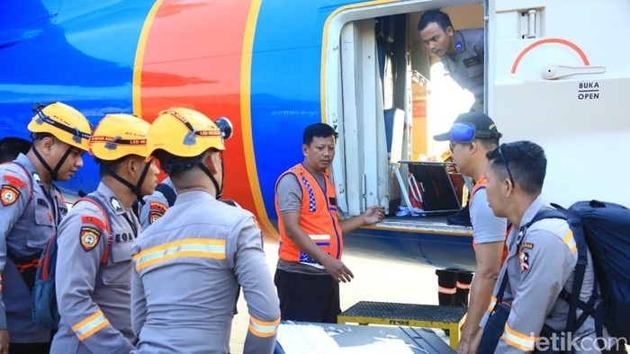 Polri Kembali Kirim 5,9 Ton Bantuan Logistik ke Aceh, Sumut, dan Sumbar