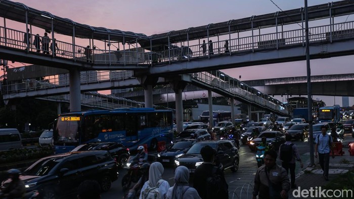 Potret Macet Jakarta Kota Terpadat di Dunia Versi PBB