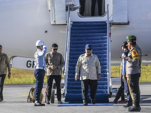Usai Tapteng, Prabowo Lanjut Tinjau Pengungsian di Kutacane Aceh