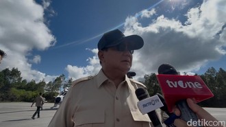 Prabowo Sempat Temui Pengungsi di Tapteng: Mereka Masih Syok