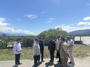 Prabowo Tinjau Jembatan Pantai Dona Aceh yang Terputus, Begini Kondisinya