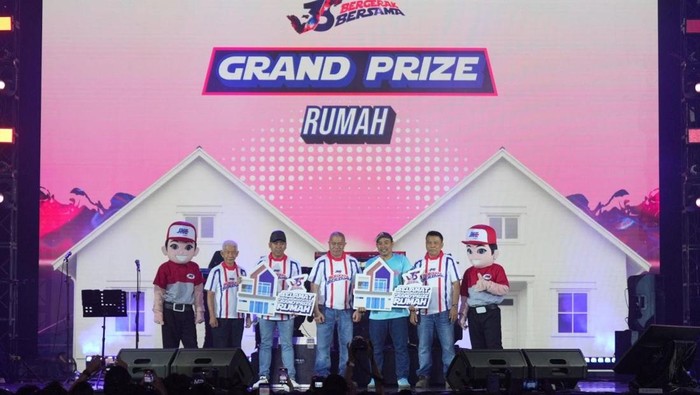 Puncak Perayaan 35 Tahun JNE dengan ‘Bergerak Bersama’ di GBK Basket Hall