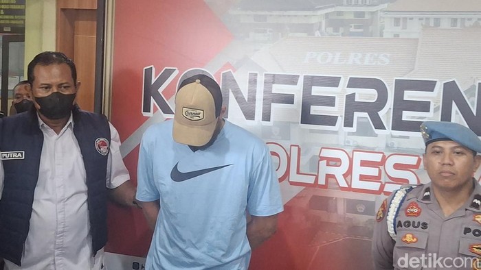 Quentin, WN Prancis yang kedapatan menyimpan narkoba jenis ganja liquid (cairan THC), Senin (1/12/2025).