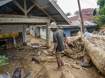 Ratusan Rumah Rusak Diterjang Banjir Bandang di Solok