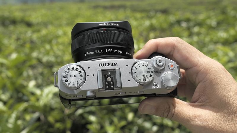 Review Lensa SG-Image 25mm f/1.8