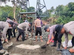 Bantu Masyarakat, Polda Sulsel Bangun Jembatan Penghubung 3 Desa di Soppeng
