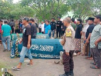 4 Korban Meninggal Laka Maut KA di Pasuruan Dimakamkan Satu Liang