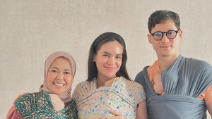 8 Foto Nino Fernandez & Steffi Zamora Belajar Urus Bayi Jelang Lahiran