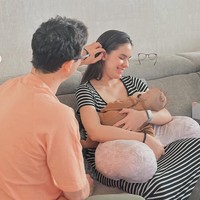 Akan segera menyambut kelahira bayi perempuan, Nino dan Steffi juga terlihat makin mesra. Foto: Instagram/@jamilatus.sadiyah