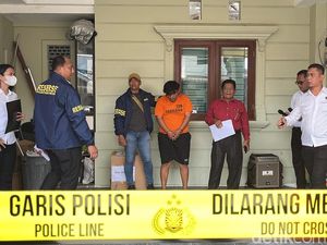 Polisi Rekonstruksi Kasus Sopir Bakar-Rampok Rumah Hakim PN Medan