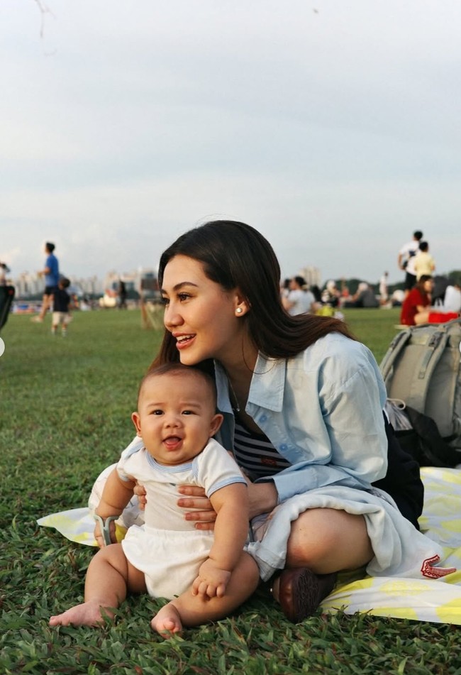 Penampilan Aaliyah semakin cantik dengan pulasan makeup minimalis yang membuatnya tetap natural dan tak berlebihan. Foto: Instagram/@aaliyah.massaid