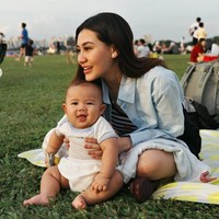 Penampilan Aaliyah semakin cantik dengan pulasan makeup minimalis yang membuatnya tetap natural dan tak berlebihan. Foto: Instagram/@aaliyah.massaid