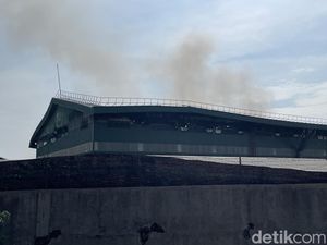 Kondisi Terkini Kebakaran Gudang Pabrik Dua Kelinci di Pati