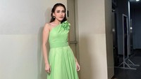 Kegiatan Akhir Tahun Positif Ayu Ting Ting