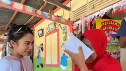 8 Artis Kasih Bantuan Langsung ke Korban Banjir di Sumatera