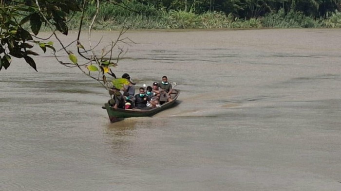 Proses evakuasi jenazah korban banjir di Subulussalam