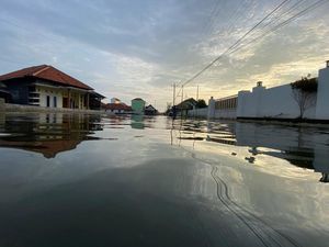 Ribuan Rumah di Losari Brebes Terendam Banjir Rob