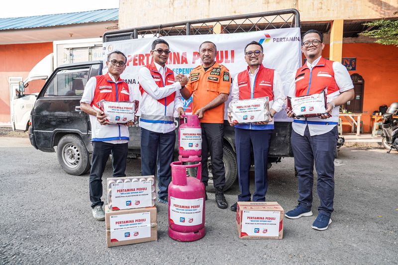 Direktur Utama Pertamina Patra Niaga, Mars Ega Legowo Putra saat mengunjungi Dapur Umum di Posko BPBD Provinsi Sumut pada Senin (1/12) Direktur Utama Pertamina Patra Niaga, Mars Ega Legowo Putra saat mengunjungi Dapur Umum di Posko BPBD Provinsi Sumut pada Senin (1/12).