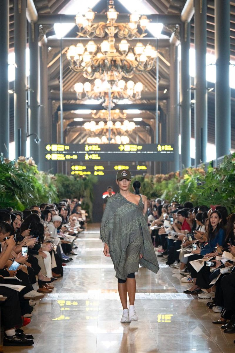 Fashion show Koleksi Jersey Indonesia untuk SEA Games 2025