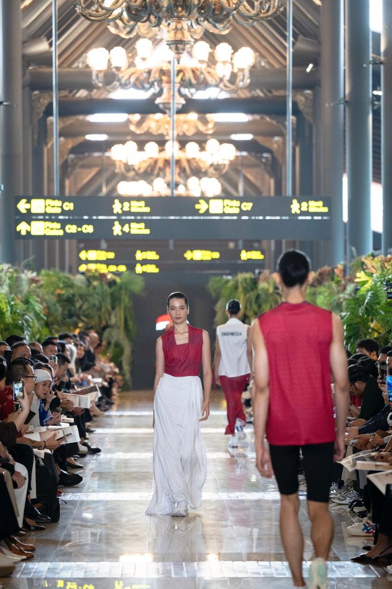 Fashion show Koleksi Jersey Indonesia untuk SEA Games 2025